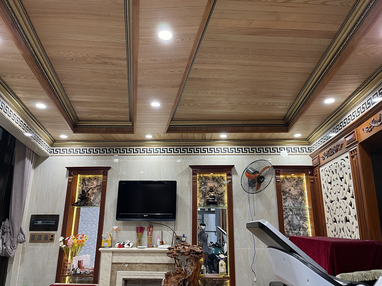 Bán nhà Huỳnh Tịnh Của, Quận 3 tuyệt phẩm B.thự Mini 4 lầu,c.trình nhà làm bằng đá Marble và Gỗ Quý - hẻm ôtô